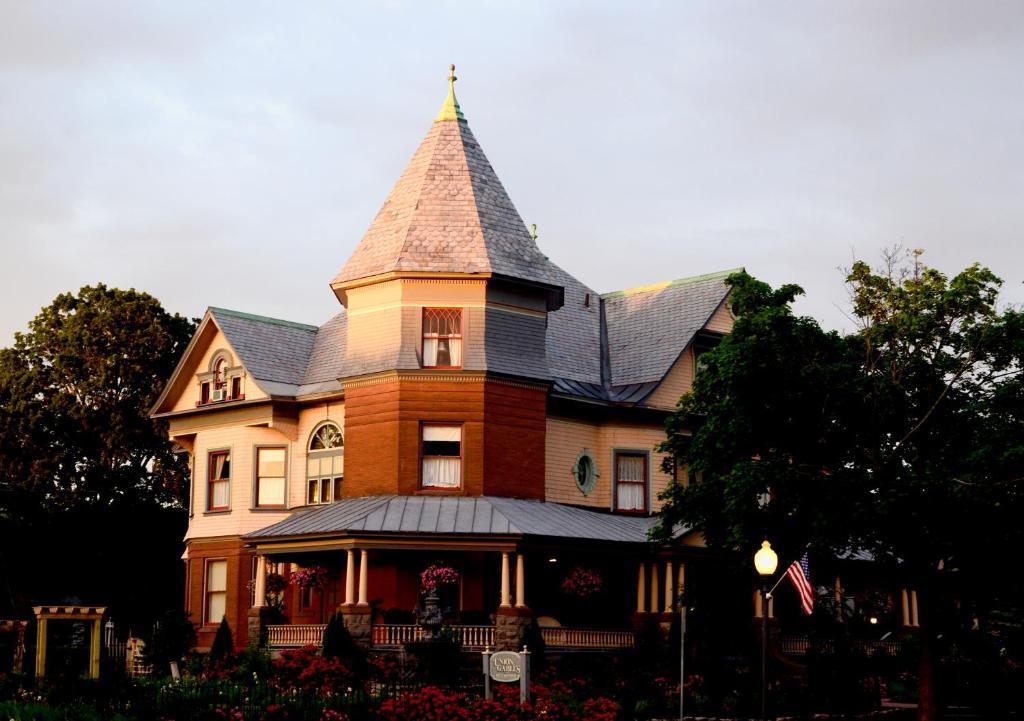 Union Gables (Adults Only) Hotel Saratoga Springs Bagian luar foto