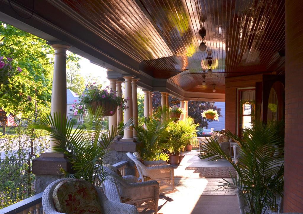 Union Gables (Adults Only) Hotel Saratoga Springs Bagian luar foto