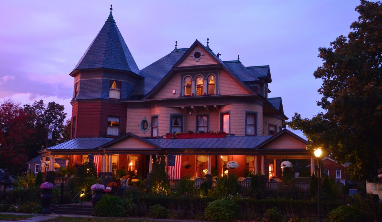 Union Gables (Adults Only) Hotel Saratoga Springs Bagian luar foto